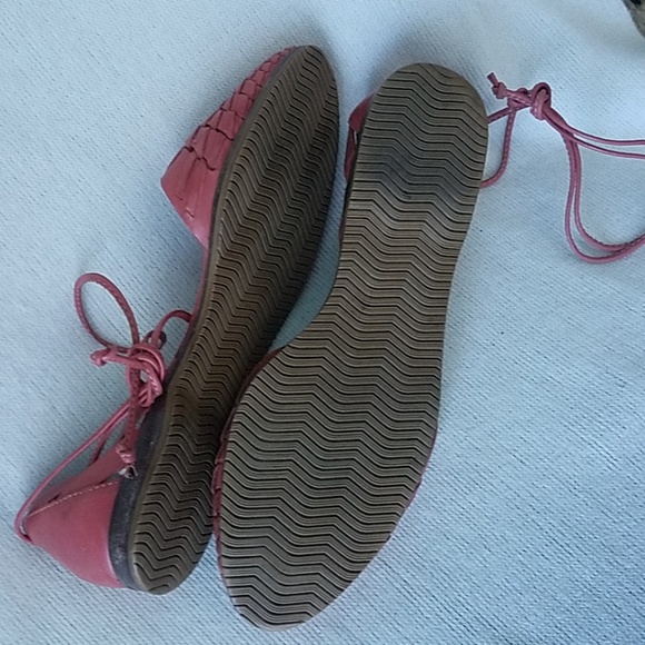 Bass Flat Sandals - Picture 4 of 4